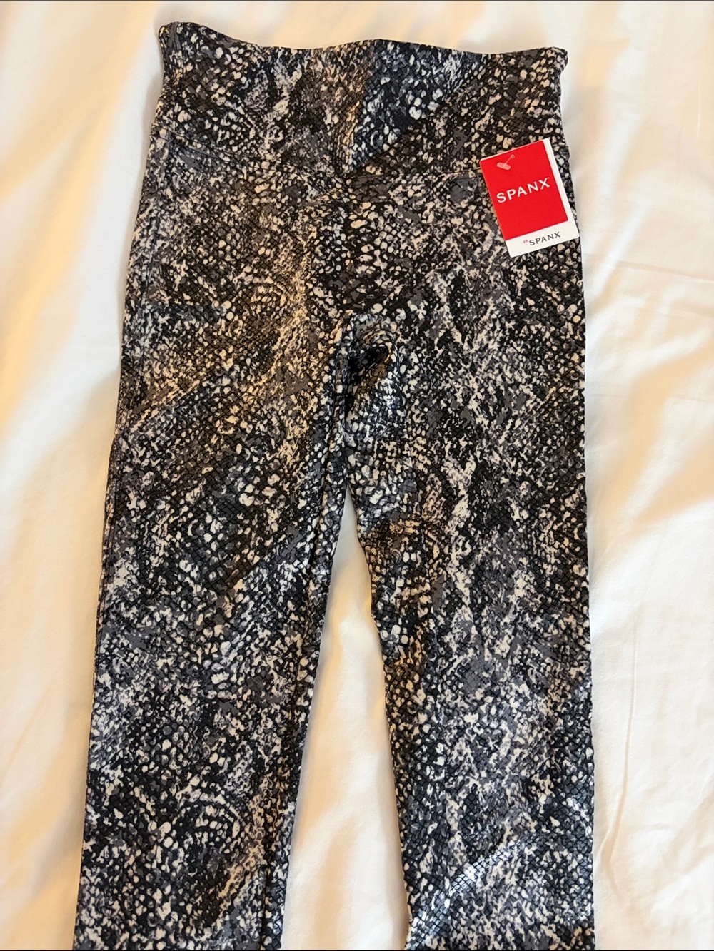 SPANX NWT Black & White Snakeskin-Print High-Waist Leggings